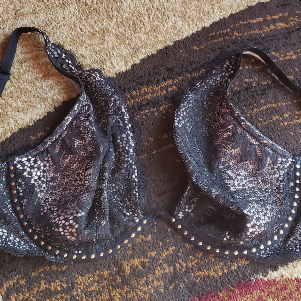 Victoria's Secret Very Sexy unlined plunge 36DDD